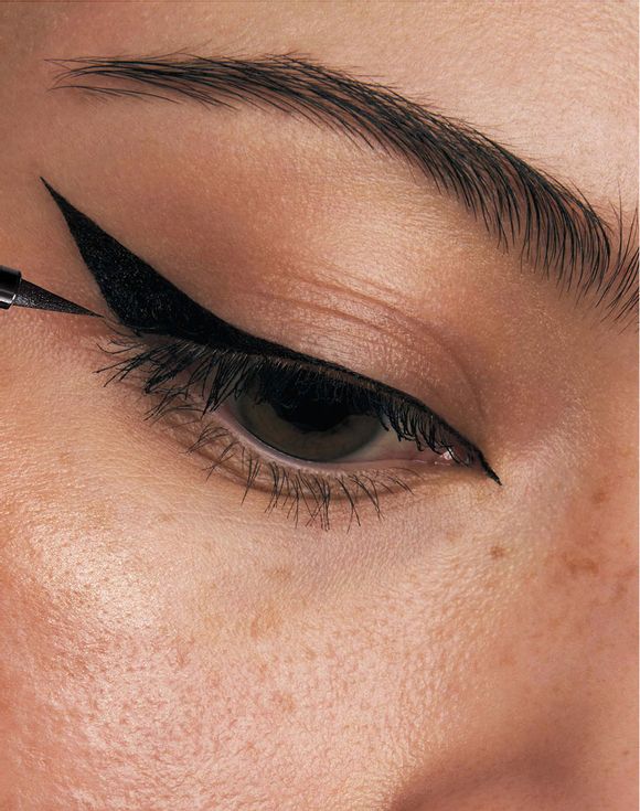 fmg Glimmer Liquid Eyeliner