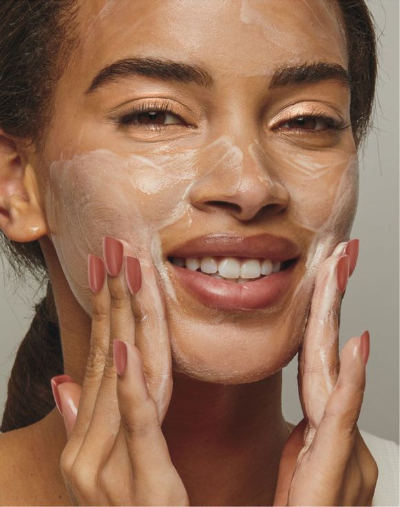 Beyond Glow Melting Balm Cleanser with Enzyme and Mango Butter