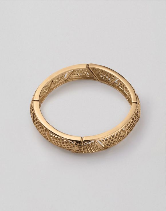 Filigree Fusion Stretch Bracelet top view showing diamond lattice mesh texture