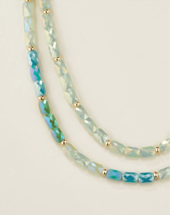 Colorblock Chic Layered Necklace - Blue on model
