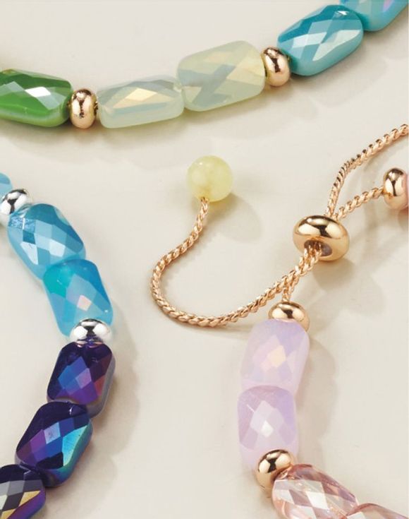 Colorblock Chic Pull-Cord Bracelet - close-up closure