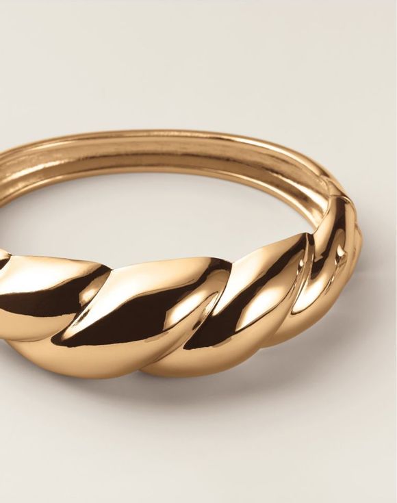 Twisted Bold Bangle Bracelet - close-up detail