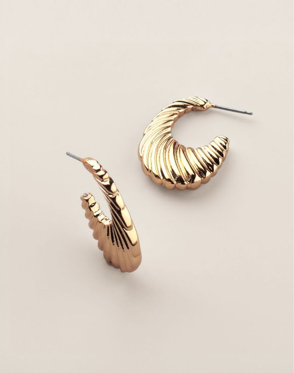 Edgy Sway Hoop Earrings