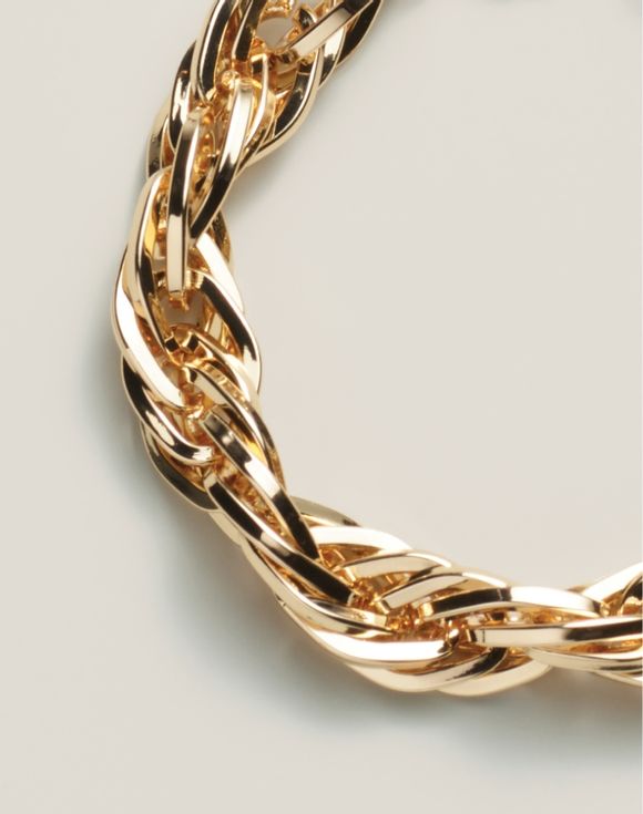 Tasteful Twist Bracelet - close-up detail
