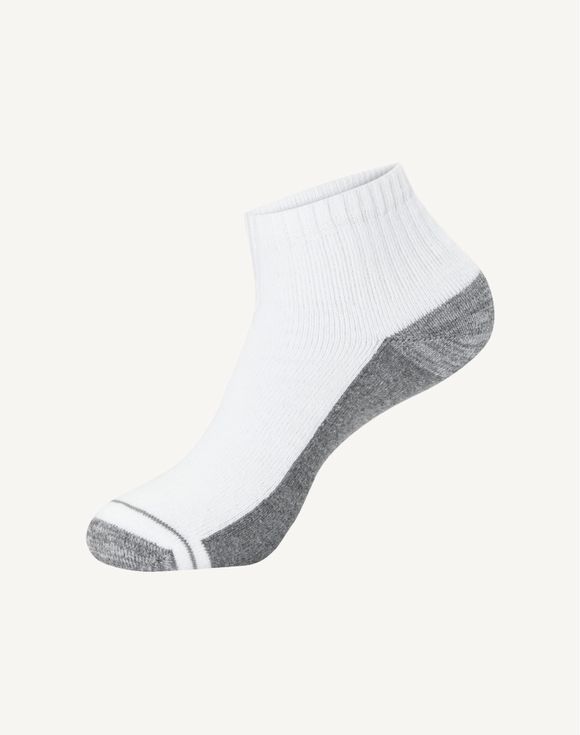 Hanes Ultimate Men's 6-Pack Ultra Cushion Ankle Socks ULC166 - White 6-pack flat lay